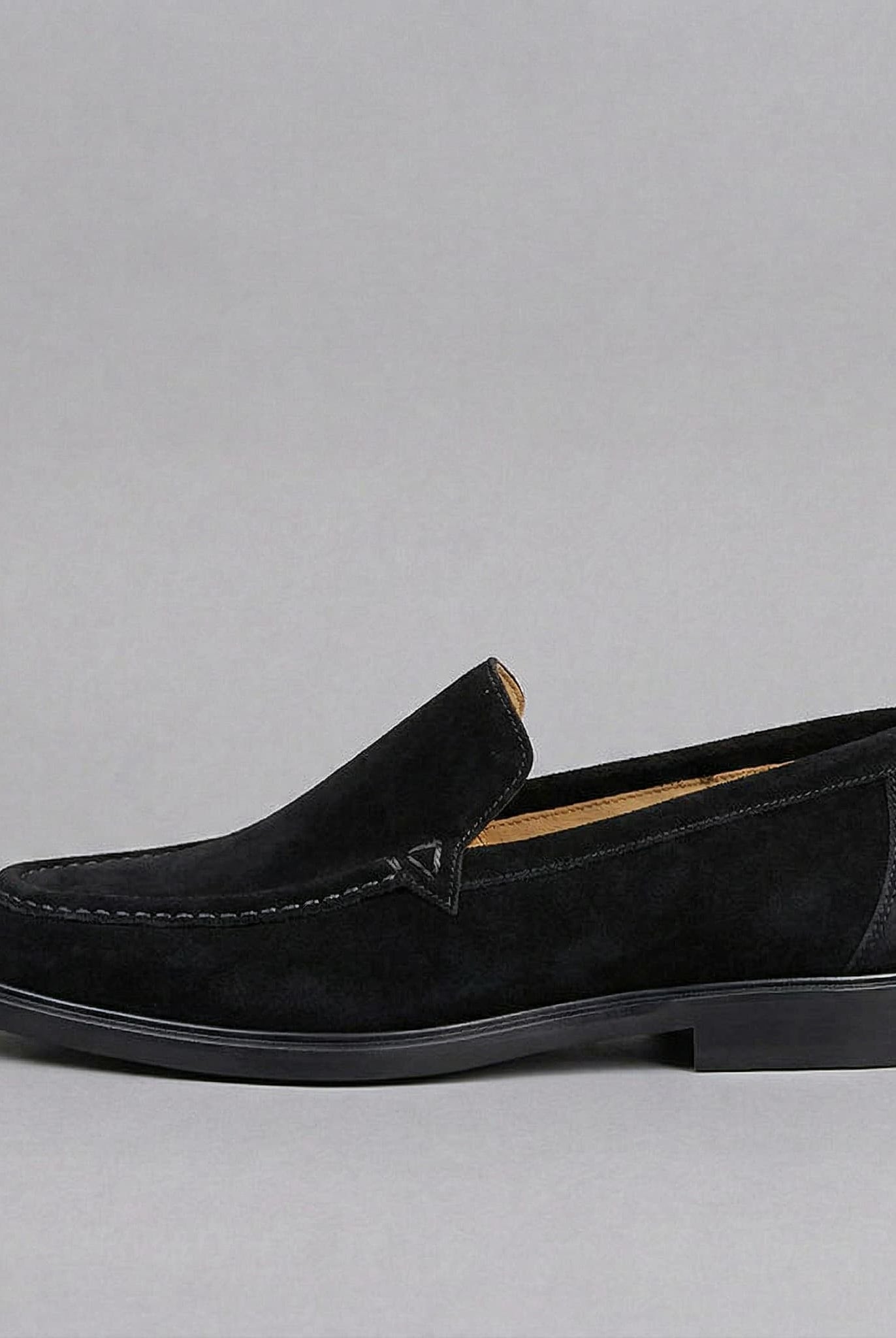 Tilbury Premium Suede Loafer Black